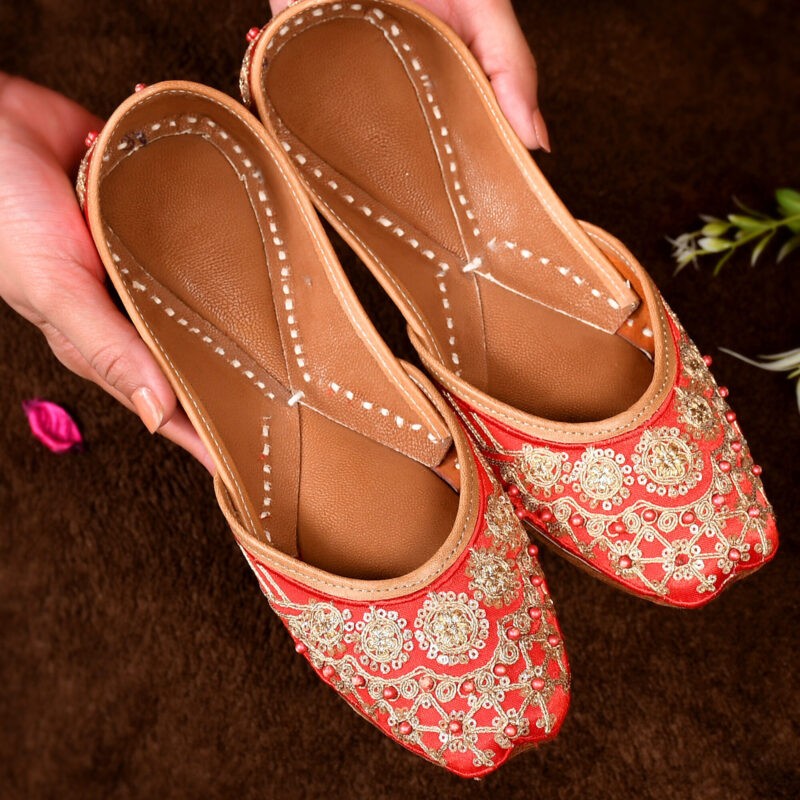 zari-red-bridal-juttis-for-women